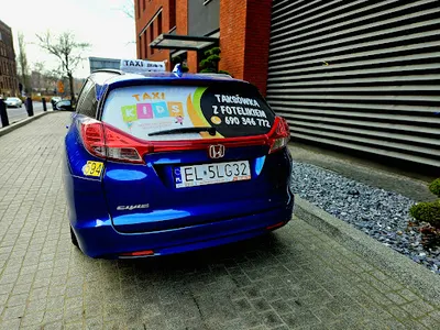 Taxi Kids Magdalena Łukaszczyk Taksówka z fotelikiem